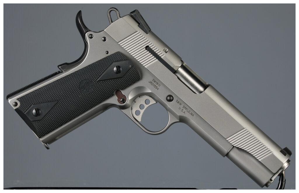 Smith & Wesson Model SW1911 Semi-Automatic Pistol with Case