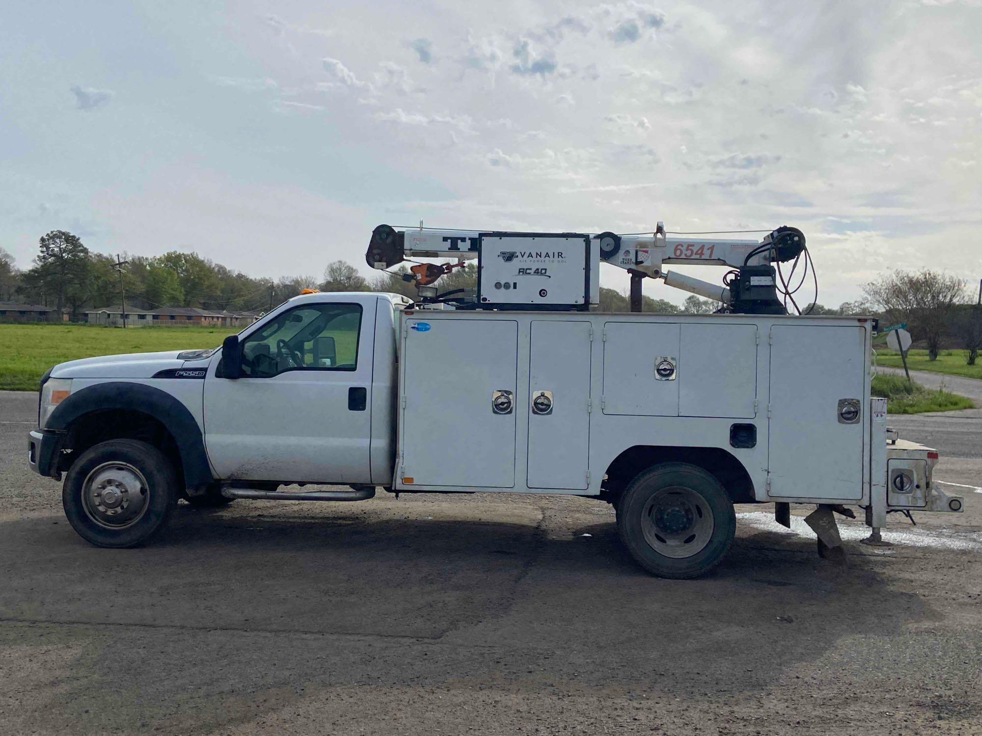 2013 Ford F-550 Truck