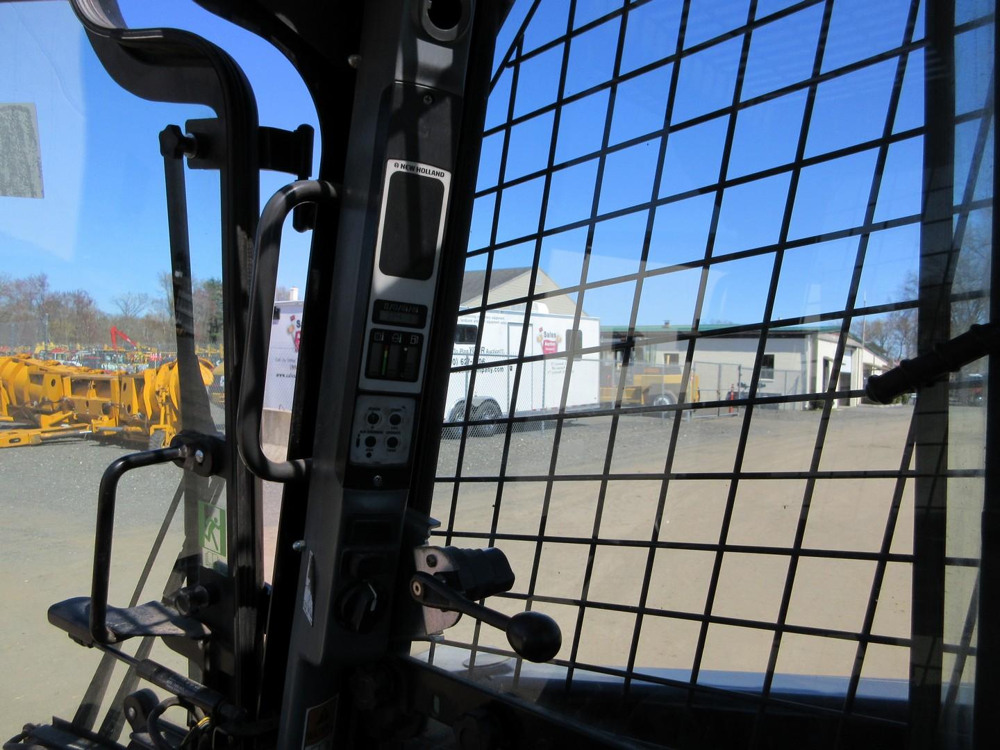 2013 New Holland L218 Skid Steer