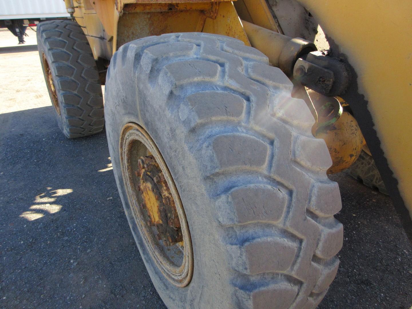 1990 Caterpillar 926E Rubber Tire Wheel Loader