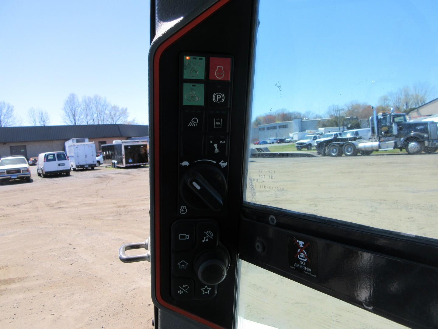 2022 Bobcat T66 Track Skid Steer