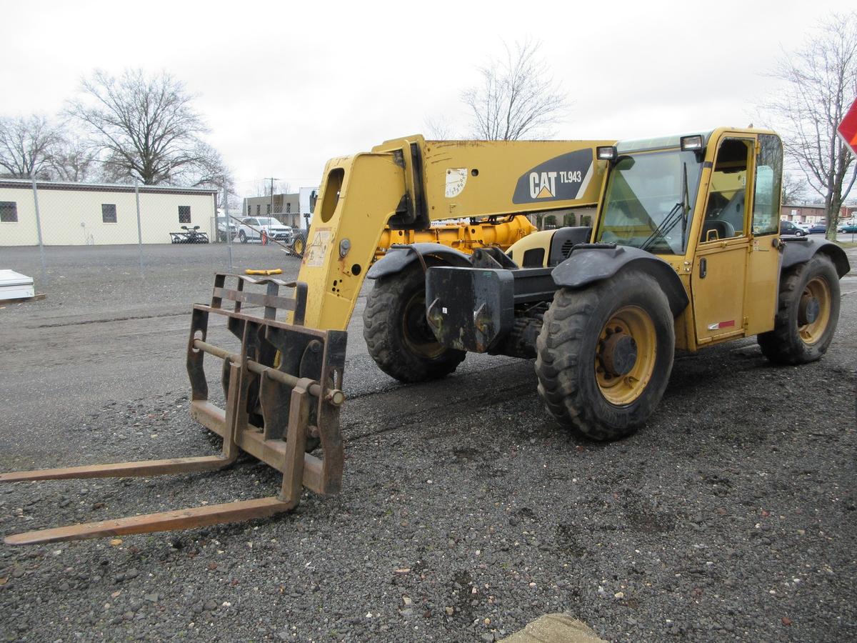 2007 Caterpillar TL943 Telescopic Forklift