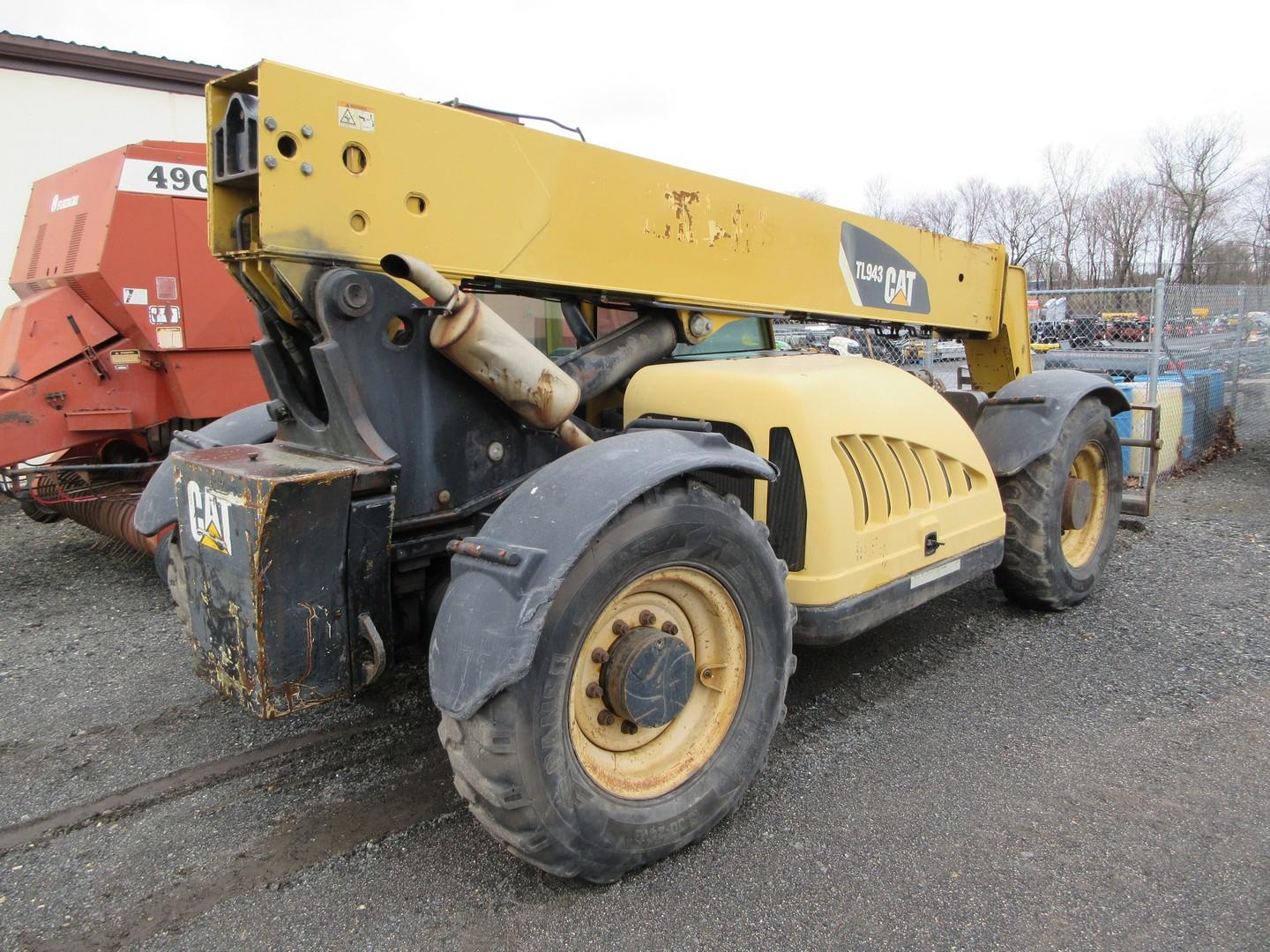 2007 Caterpillar TL943 Telescopic Forklift