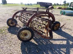 NEW HOLLAND HAY RAKE