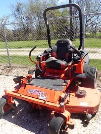 BAD BOY OUTLAW ZERO TURN MOWER W72" CUT