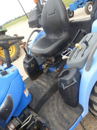 NEW HOLLAND TC45DA HYDROSTAT TRACTOR