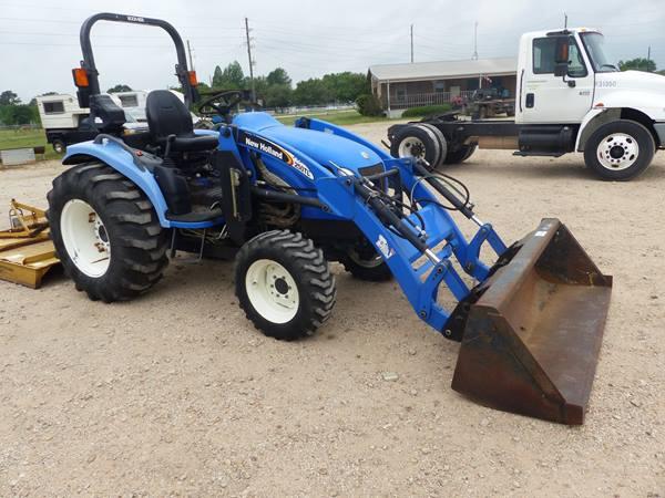 NEW HOLLAND TC45DA HYDROSTAT TRACTOR