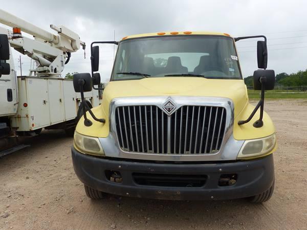 2009 INTERNATIONAL 4200 VT365  DAY CAB TRUCK