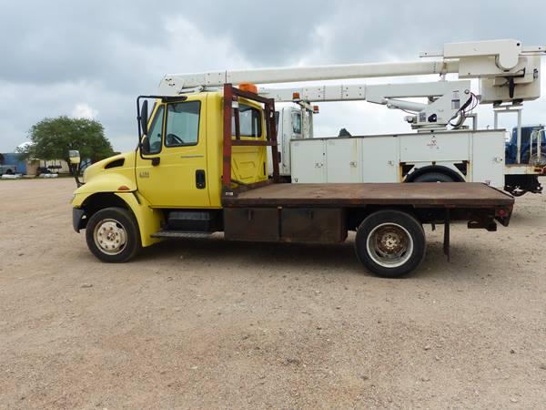 2009 INTERNATIONAL 4200 VT365  DAY CAB TRUCK