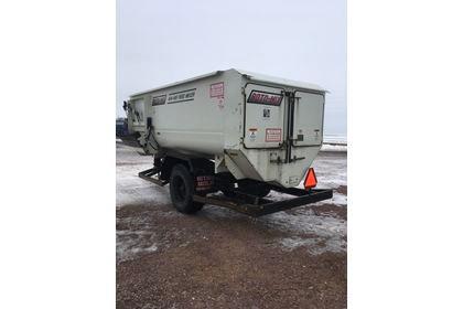 Roto-mix 414-14 Feed Mixer Wagon