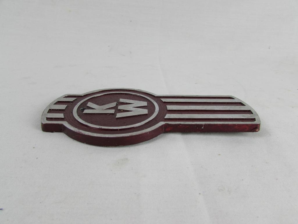 Excellent Vintage Kenworth Semi Trucks Metal Grill Badge