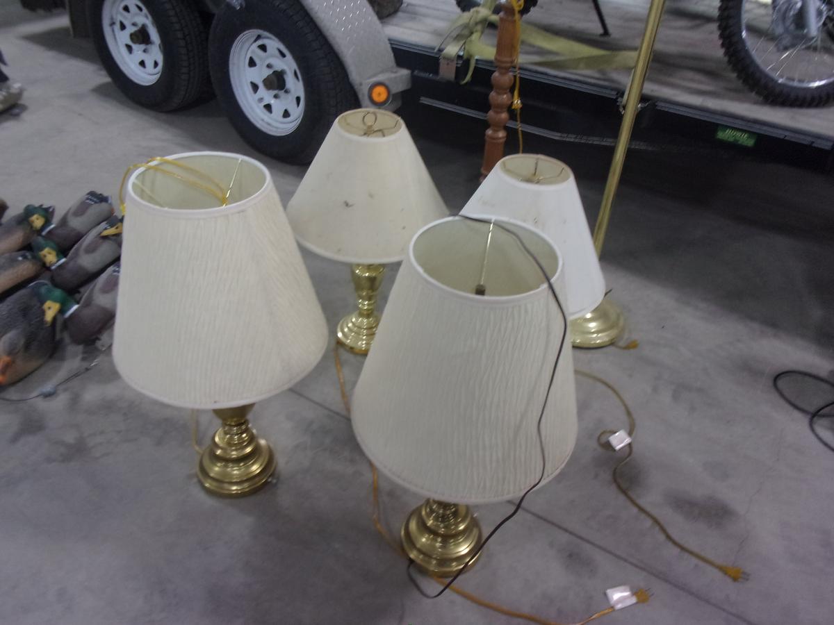 4 TABLE LAMPS, 2 FLOOR LAMPS, & WOOD CABINET
