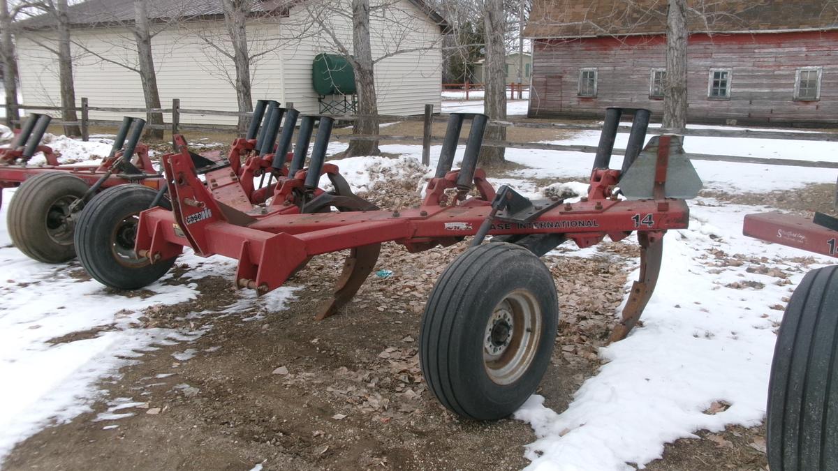 CASE IH #14, 5 SHANK 3 PT. RIPPER, 30" spacing