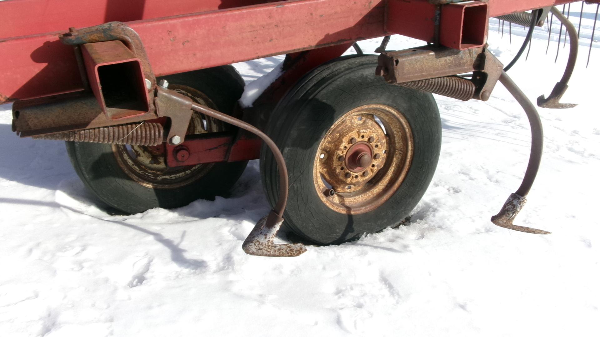 30' CASE IH 4600 FIELD CULTIVATOR, wing singles, 3 bar harrow