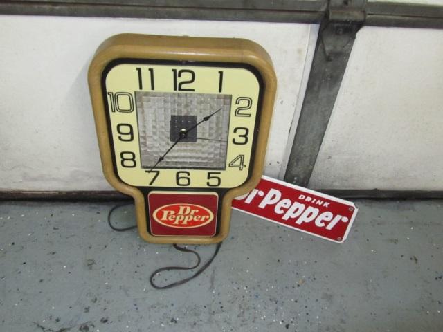 Dr Pepper Clock Light With SSP Sign 19X13 And 5X13