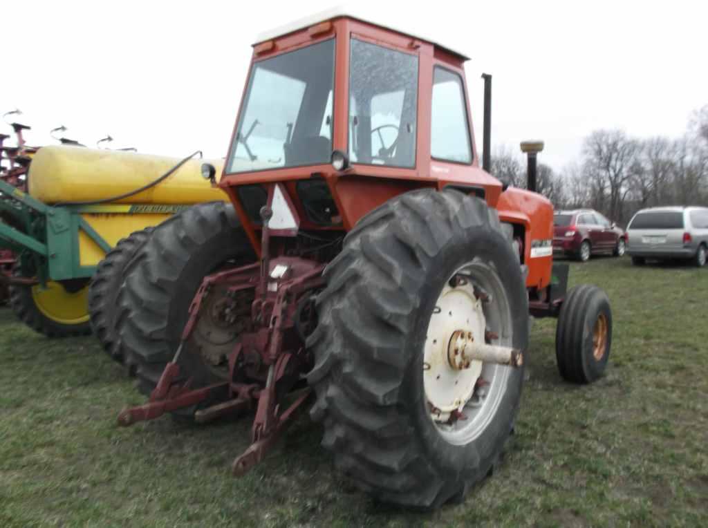 Allis Chalmers 7040 Tractor