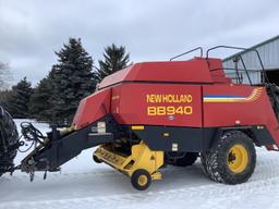 New Holland BB940 Square Baler