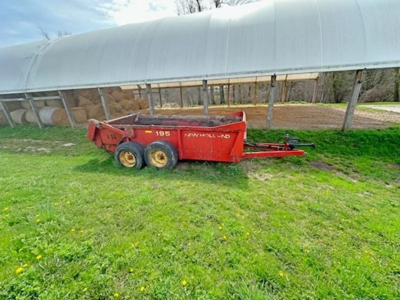 New Holland 195 Manure Spreader