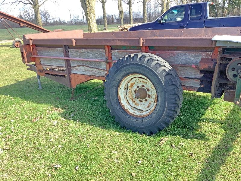 New Idea Manure Spreader