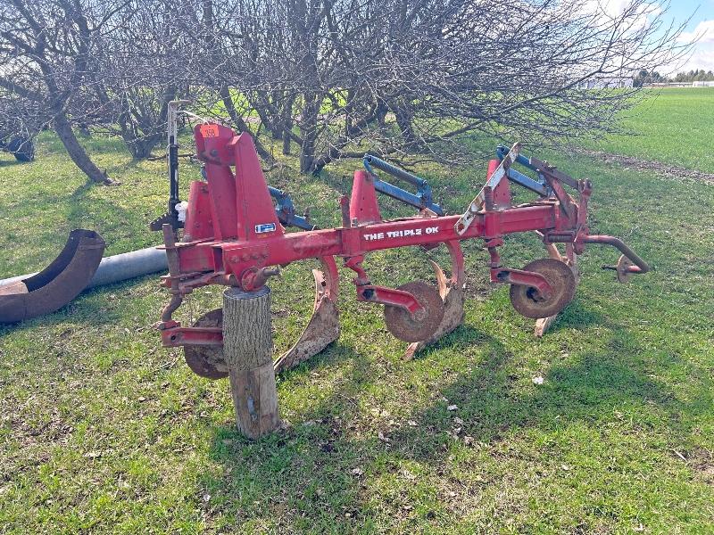 Overum Triple K Kongskilde 3 Furrow 3 Pth Variable Width Plow