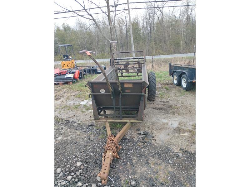 New Idea Manure Spreader