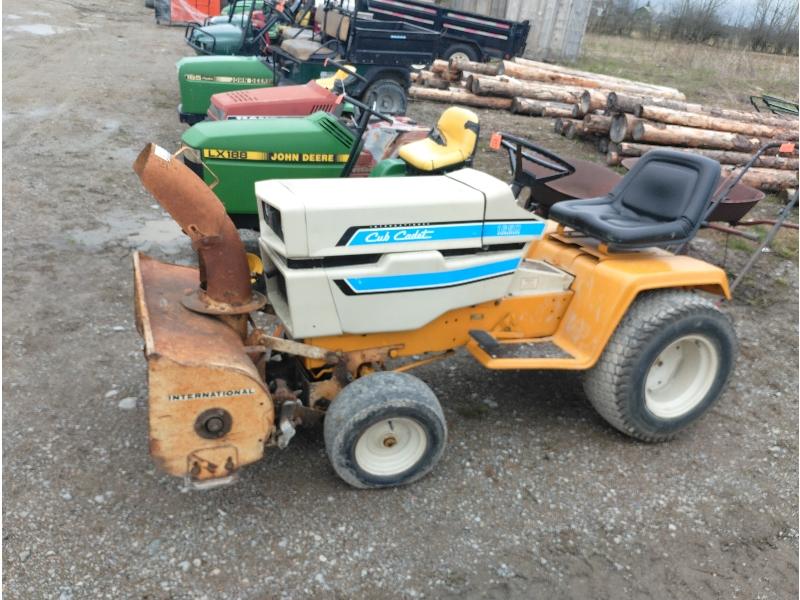 International Cub Cadet 1650 Hydrostatic Lawn Tractor With IH Snowblower