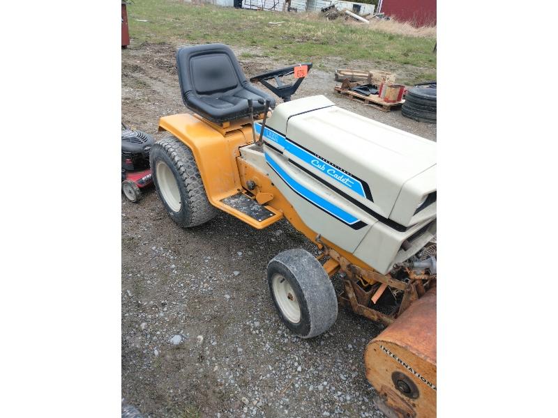 International Cub Cadet 1650 Hydrostatic Lawn Tractor With IH Snowblower