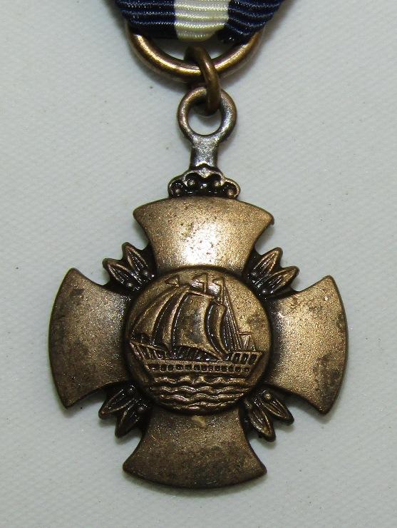 2pcs-WW2 period Navy Cross W/O Ribbon-Miniature Navy Cross