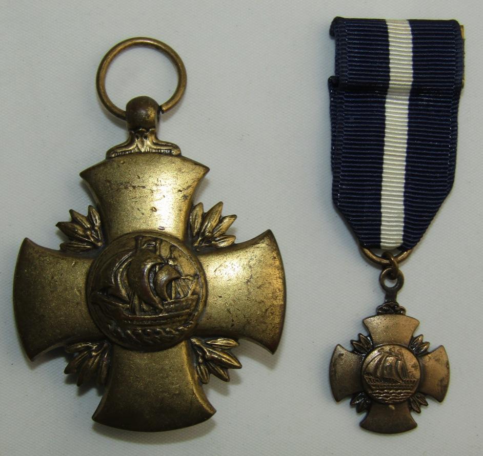 2pcs-WW2 period Navy Cross W/O Ribbon-Miniature Navy Cross