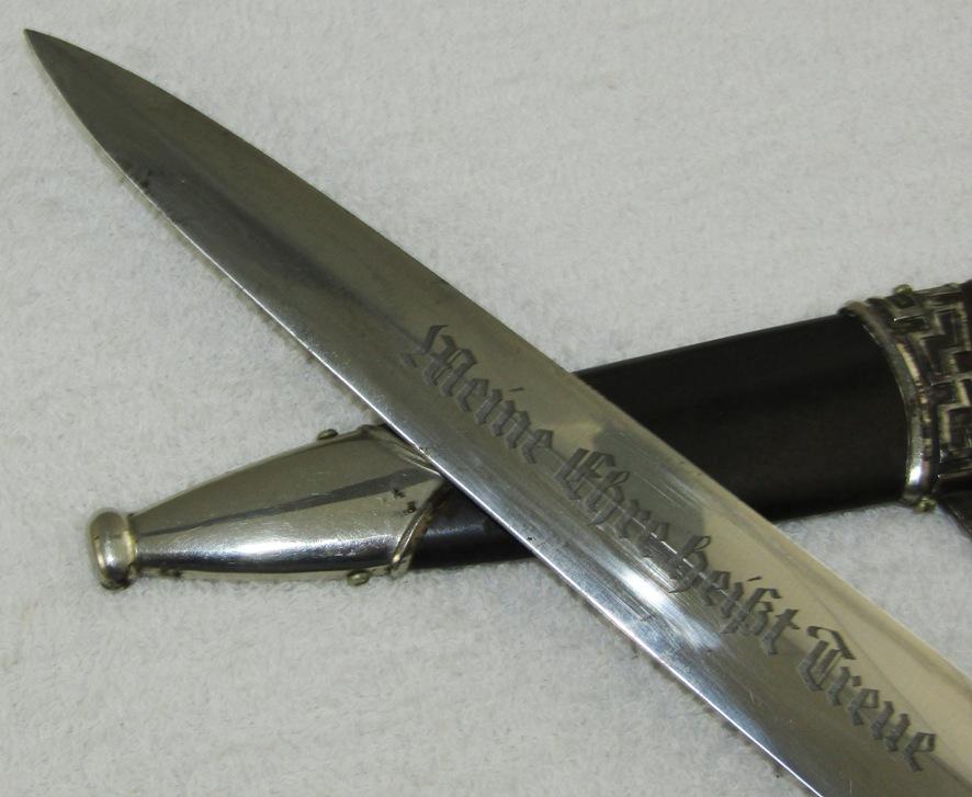 Chained SS Officer's Dagger With Scabbard