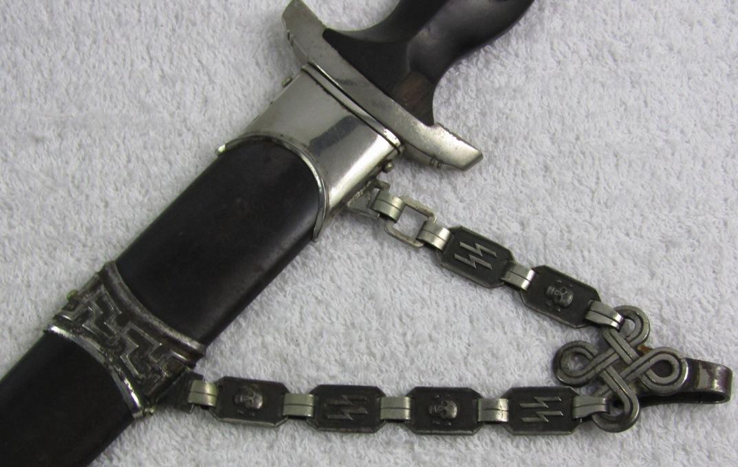 Chained SS Officer's Dagger With Scabbard