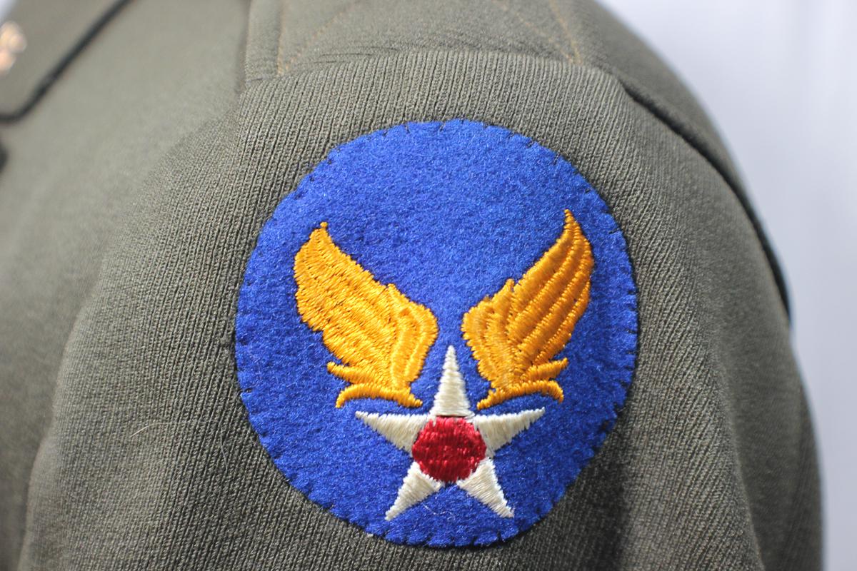 US WW2 Army Air Corps Tailor Made Named Officer's Class A Uniform Jacket.