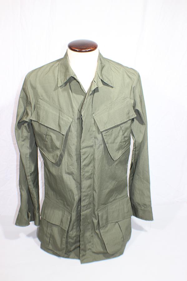 US Vietnam Poplin Rip Stop Jungle Jacket. Size Small Long. 1968.