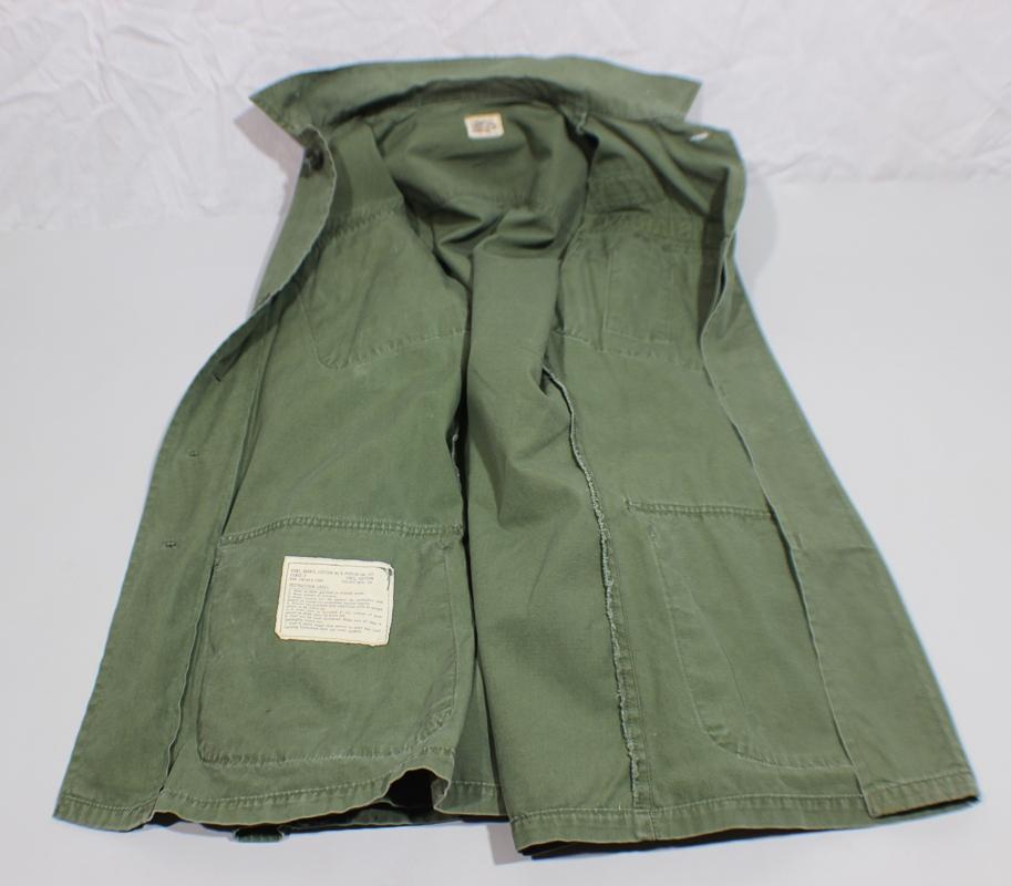 US Vietnam War Poplin Jungle Jacket. Size Extra Small Regular. 1969 Dated. W/ Patches.