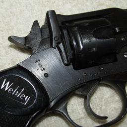 WW2 Period British Mark IV Webley Pistol (War Finish) With Holster