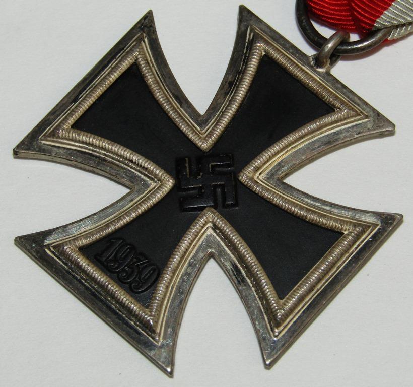 WW2 Iron Cross 2nd Class With Ribbon-"100" Maker For Rudolf Wachter & Lange, Mittwaida