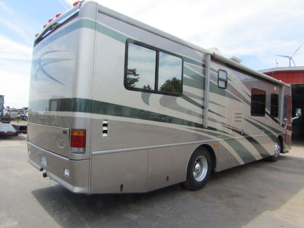 2005 Alpine Coach Deluxe Motorhome, Freightliner Chassis, 400 Cummins Diese