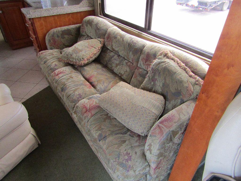 2005 Alpine Coach Deluxe Motorhome, Freightliner Chassis, 400 Cummins Diese