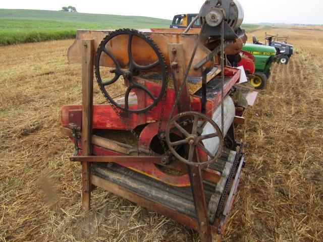 107. Nice Pioneer Viking Fanning Mill made in Minneapolis, MN