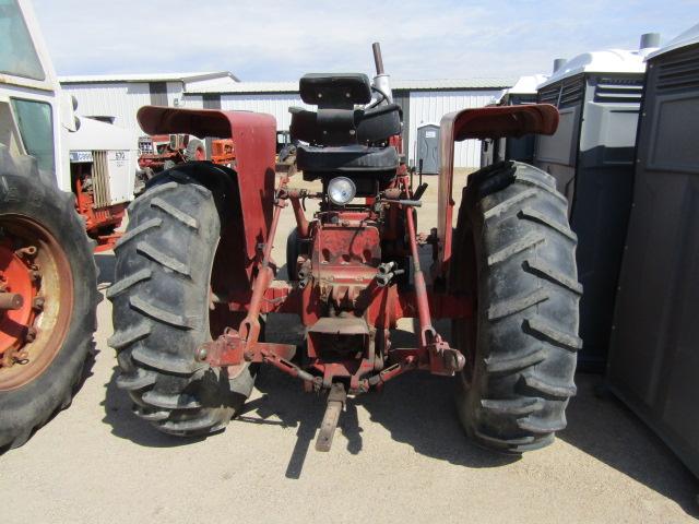 1611-A, 545-1440. IH 656 GAS TRACTOR, WIDE FRONT, FLAT TOP FENDERS, DUAL HY