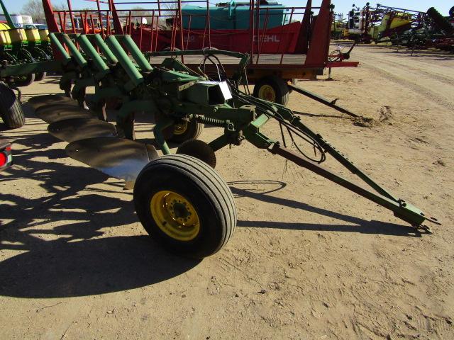 1754. 370-826, JOHN DEERE 3200 4 X 16 PULL TYPE AR PLOW,COULTERS, TAX / SIG