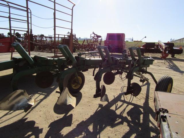 1754. 370-826, JOHN DEERE 3200 4 X 16 PULL TYPE AR PLOW,COULTERS, TAX / SIG