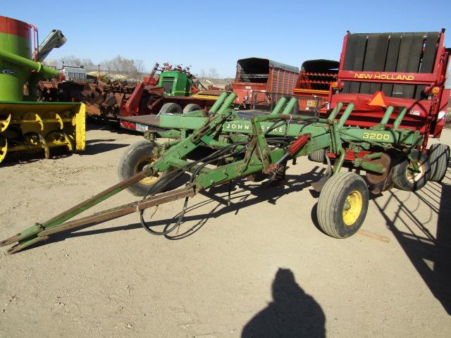 1754. 370-826, JOHN DEERE 3200 4 X 16 PULL TYPE AR PLOW,COULTERS, TAX / SIG