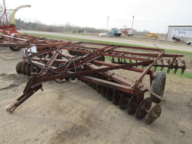 1786. 488-1261, IH 14 FT. TANDEM DISC, TAX / SIGN ST3