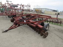 1792. 413-973, IH 470 14 FT. DISC, DUAL WHEELS, TAX / SIGN ST3