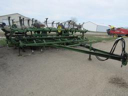 1800. 451-1072, JOHN DEERE 1010 24 FT. FOLDING FIELD CULTIVATOR, WALKING TA