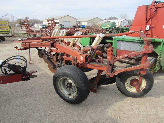 1810. 279-504, IH 720 4 X 18 AR SEMI MOUNT PLOW, COULTERS, TAX / SIGN ST3