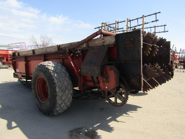 1824. 323-629  Roorda Approx. 400 Bushel Manure Spreader, HYD End Gate, 2 Beaters, 23.1-26 Tires,