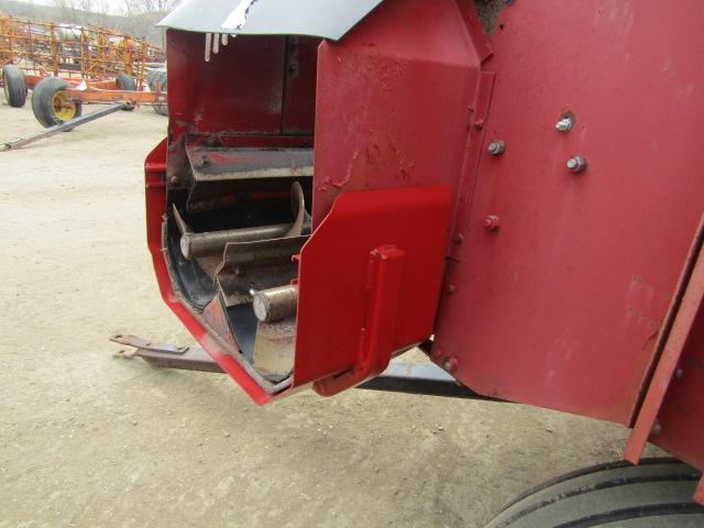 495. 225-293, H&S 7+4 TWIN AUGER 16 FT. FORAGE BOX ON 10 TON MN WAGON, EXT.