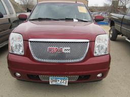 511. 338-1224, 2000 GMC YUKON DENALI, AWD, V8, AT, SHOWS 254,000 MILES, YOU